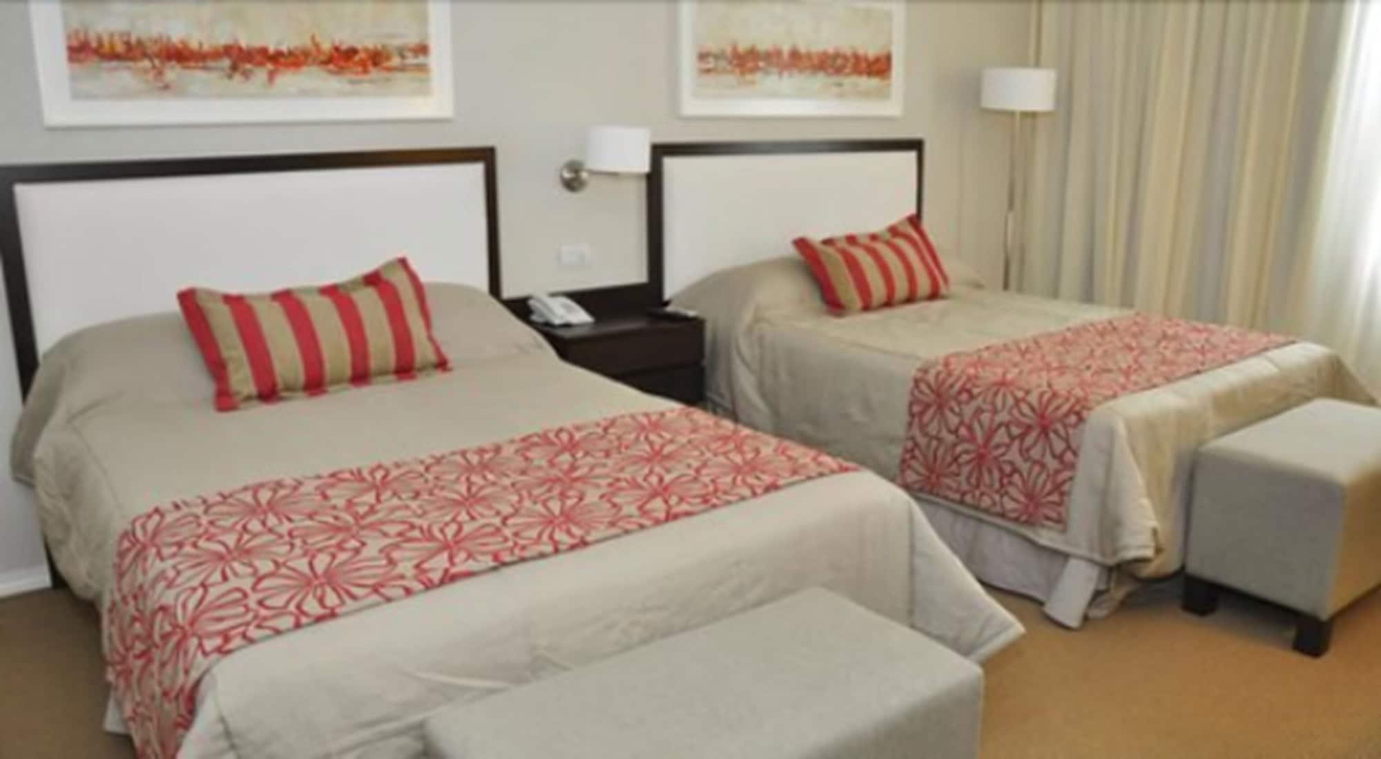 אלמאפוארטה Howard Johnson Hotel Piedras Moras מראה חיצוני תמונה
