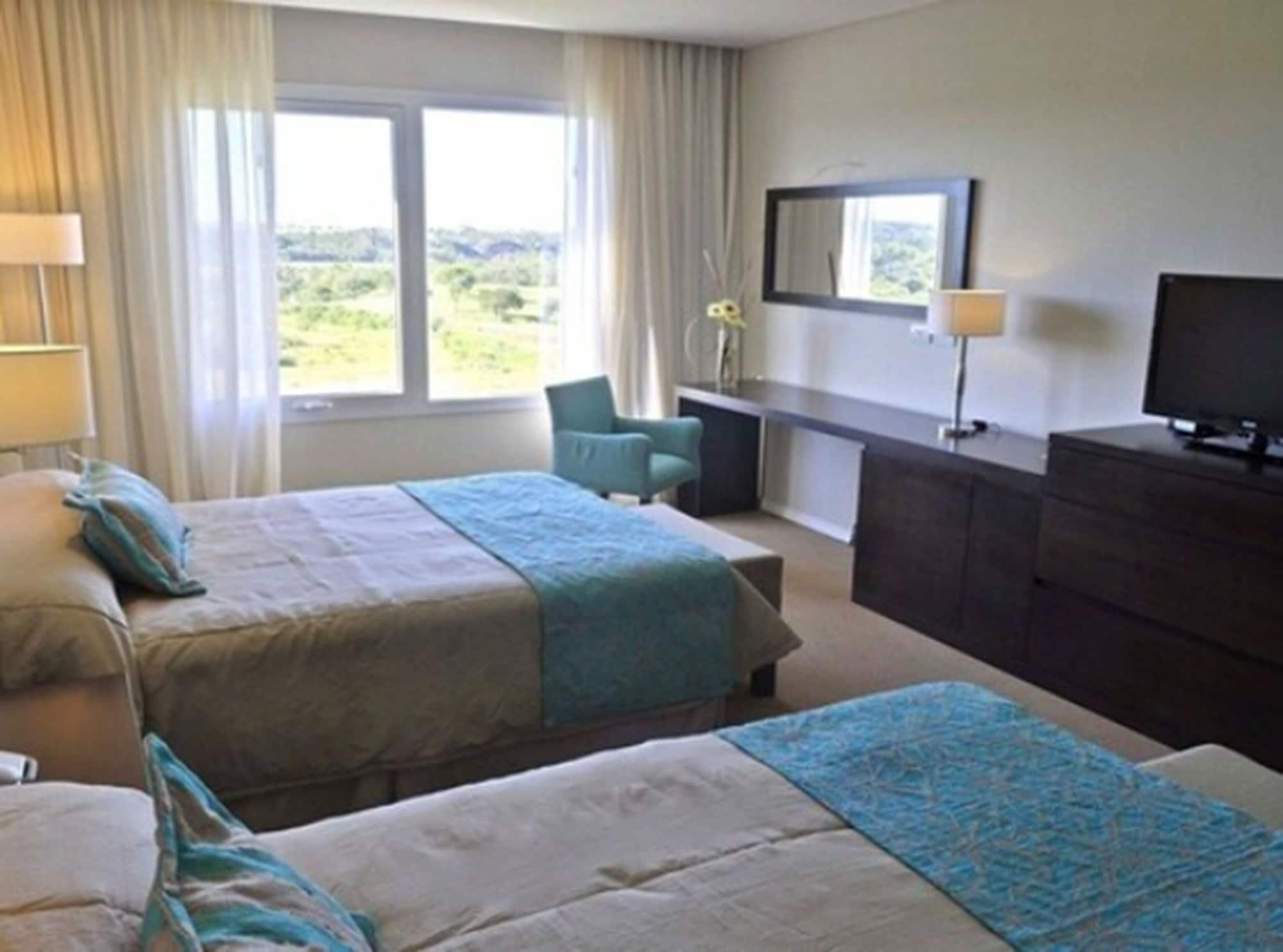 אלמאפוארטה Howard Johnson Hotel Piedras Moras מראה חיצוני תמונה