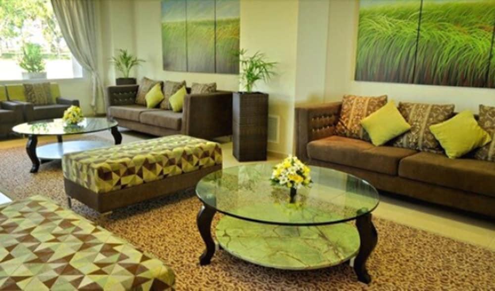 אלמאפוארטה Howard Johnson Hotel Piedras Moras מראה חיצוני תמונה