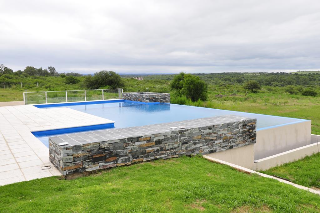 אלמאפוארטה Howard Johnson Hotel Piedras Moras מראה חיצוני תמונה