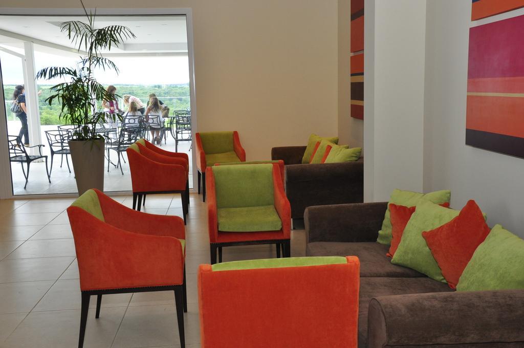 אלמאפוארטה Howard Johnson Hotel Piedras Moras מראה חיצוני תמונה